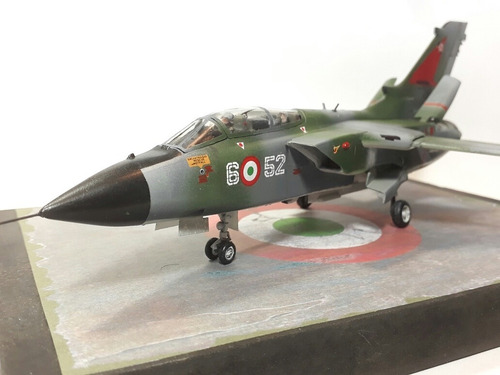 Avion Tornado 1/72 Armado C Base
