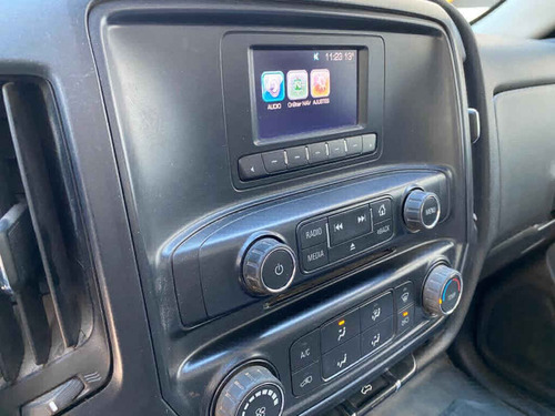 Imagen 7 de 8 de Chevrolet Silverado 2017 2p Cab Regular V6/4.3 Aut A/a Cd
