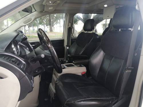 Imagen 9 de 15 de Chrysler Town & Country Limited 2012