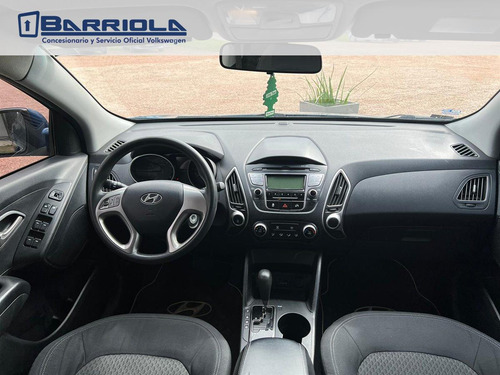 Imagen 17 de 25 de Hyundai Tucson 2wd Gl 6a/t Excelente Estado! - Barriola