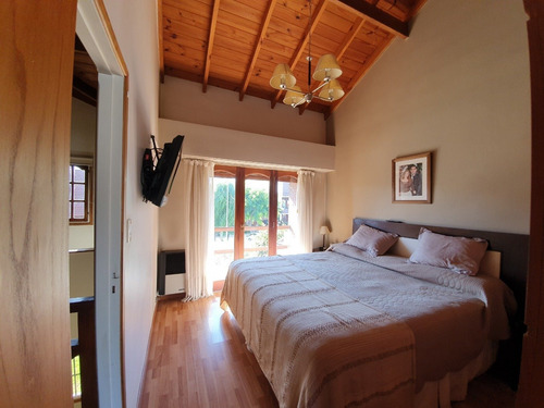 Imagen 18 de 29 de Chalet 5 Ambientes Con Parque Y Piscina Venta Mar Del Plata