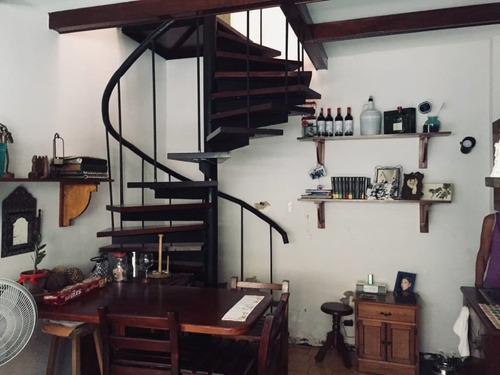 Imagen 3 de 30 de Comoda Y Amplia Casa En Venta. Urb, Miranda. Mr 04126270120