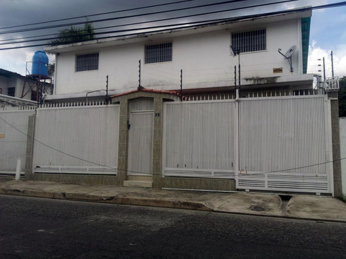 Imagen 1 de 12 de Casa En Venta La Cooperativa Maracay 22-15149 Hc