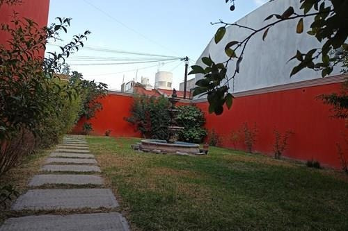 Imagen 13 de 17 de Terreno Bardeado En Real Del Valle, Con Pequeño Departamento Al Fondo.