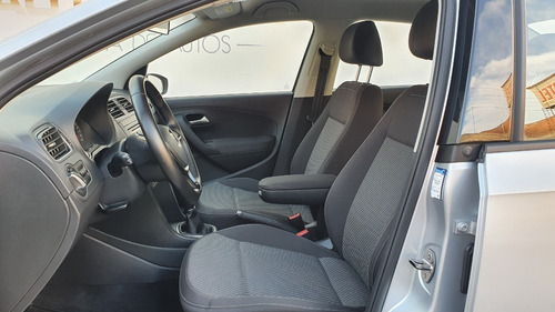 Imagen 8 de 15 de Volkswagen Vento Comfortline Plus Mt 2020