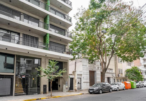 Venta Departamento De Tres Dormitorios Con Terraza Y  Parrillero Propio. Rosario, Zona Tribunales.