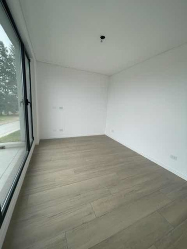 Imagen 3 de 14 de Venta - Casa Lote 28 En Lares De Canning