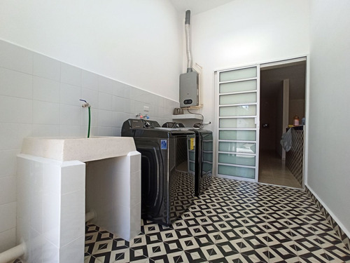 Venta De Casa De Un Piso, Remodelada En Baspul, 4 Recámaras