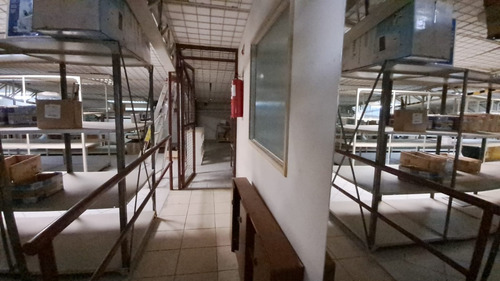 Bodega Con Dos Amplias Oficinas Excelente Ubicación