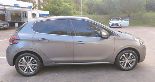 Peugeot 208 1.6 Feline