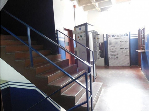 Se Vende/alquila Edificio Industrial1182m2 Guiacay 8991