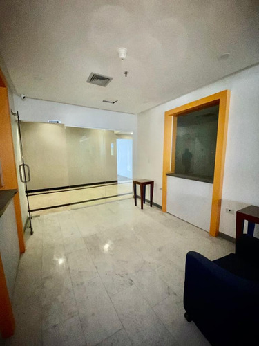 Imagen 7 de 15 de Parque Cerro Verde Alquiler Oficina Amoblada 535m2
