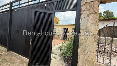 Venta Acogedora Casa Ubicada En Conjunto Cerrado,urb La Montanita Gabriela C