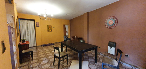 Casa En Venta Refaccionada, A Terminar, Excelente Ubicación