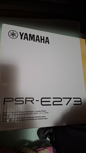 Teclado Yamaha Psr-e273 (incluye Paral) (Usado)