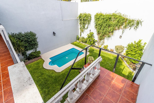 LoberÃa 161: Casa 8.66x20,32: Son 5 Amplios E Implacables Ambientes