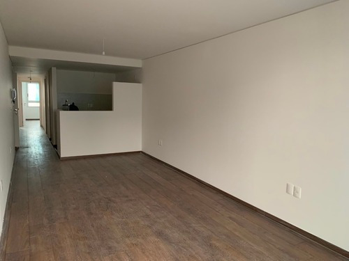 Imagen 3 de 9 de Va806 Venta Apartamento 2 Dormitorios En Torre Centra