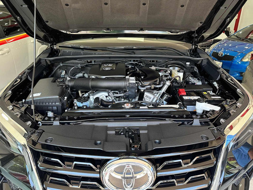 Imagen 6 de 14 de Toyota Fortuner Fortuner Vx.r