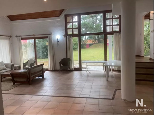 Vende Casa En Primeras Paradas De Playa Mansa Próxima Al Mar, Punta Del Este