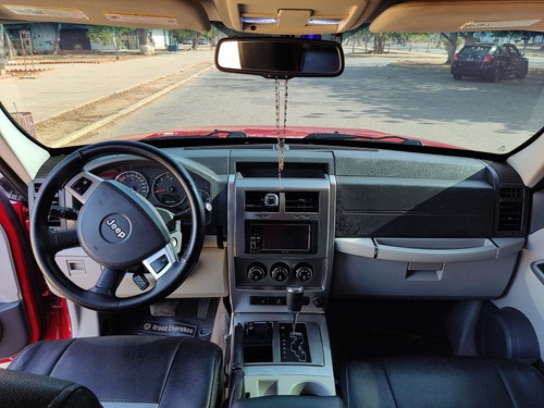 Imagen 8 de 14 de Jeep Cherokee Limited 4x4 Kk