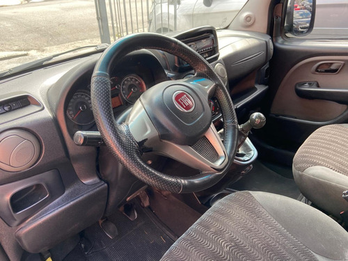 Fiat Doblo 1.8 16v Essence Flex 5p