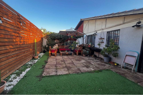 Casa Remodelada. Amplio Patio. Acceso A Club House