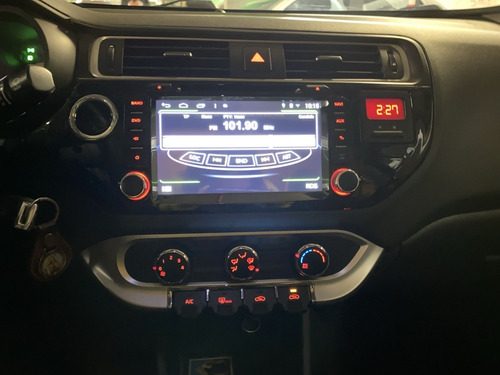 Imagen 17 de 23 de Kia Rio Summa