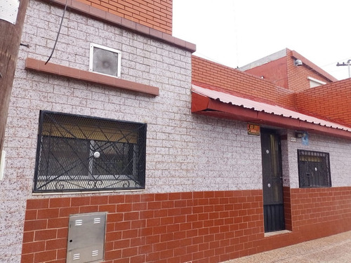 Imagen 1 de 8 de Venta De Casa Con 1 Dormitorio En Villa Dominico