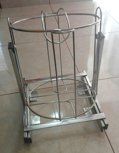Portagarrafón De Agua Extraible Para Mueble De Cocina Color Cromo