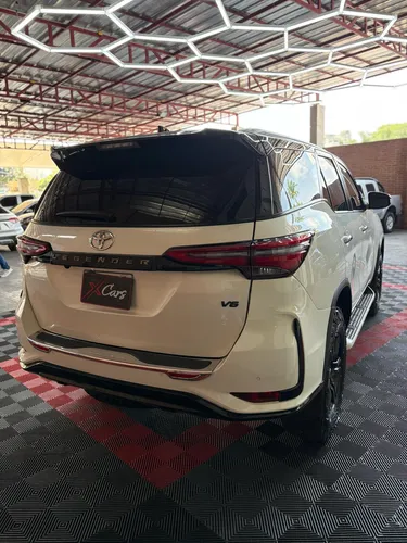 Toyota Fortuner 2022 Legender