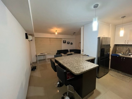 Venta Apartamento, Urb. Miravila. Caracas