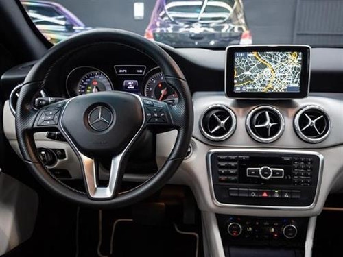 Mercedes Benz Gla-200