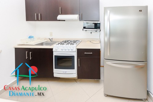Cad Lobayan 303. Terraza Con Vista Parcial Al Mar