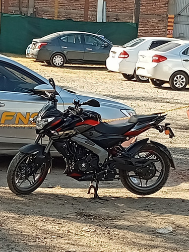 Pulsar Ns 200 Negra Con Rojo
