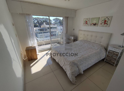 Imagen 11 de 15 de Vendo Apartamento De 3 Dormitorios Rambla De Buceo