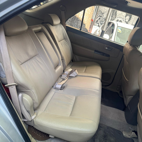 Toyota Hilux Sw4 2.7 Srv Cuero Vvti 4x2 4at 5 Asientos