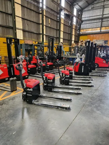 Apilador Electrico Hangcha De 1.5 T Y 2.0 T Finan Un Año