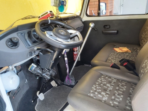 Imagem 2 de 15 de Volkswagen Kombi 2013 1.4 Standard Total Flex 3p