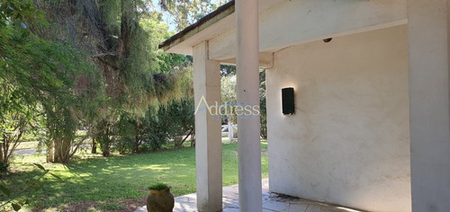 Casa De Época En Amplio Terreno En El Tesoro La Barra - Punta Del Este- Ref: 3044