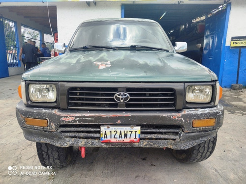 Imagen 2 de 10 de Toyota Hilux 1999 4x4 Sincrónico