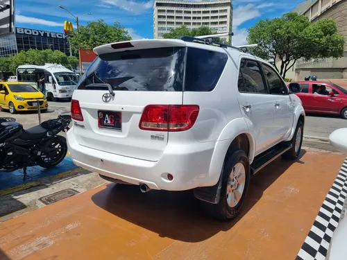 Toyota Fortuner SR5 4.0 AT 4X4