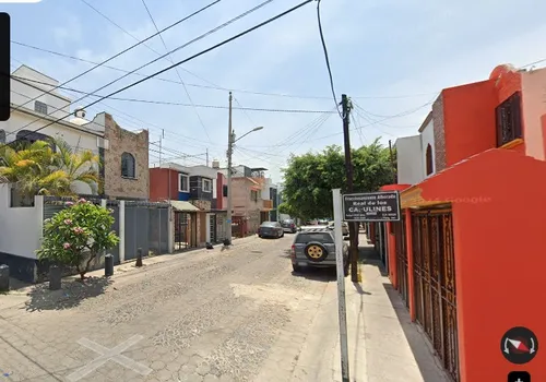 Casa Ubicada En Colonia Camachines San Pedro Tlaquepaque. Con 3 Recamaras Y 111m2. Muy Cerca De Sam´s Club Tlaquepaque.