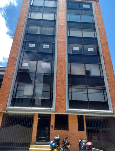 Oficina En Arriendo En Bogotá Antiguo Country. Cod 111538