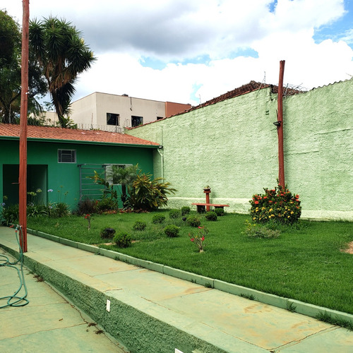 Casa Ampla Com Grande Área No Centro