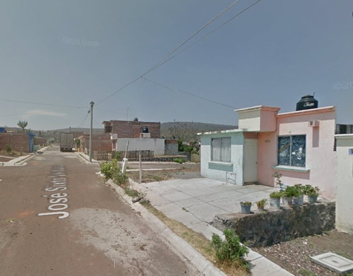 Casa Adjudicada Ubicada En José Sixto Verduzco, Conjunto Habitacional Ario De Rayón, Mich. Sk04