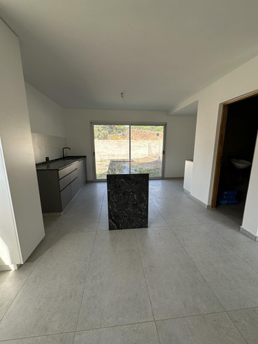 Duplex En Venta. Altura Av. Solano Verá 1075