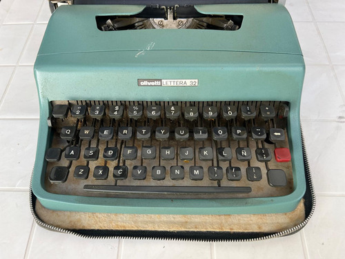 Máquina De Escribir Olivetti Lettera 32 (para Repuestos) (Usado)