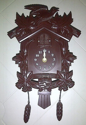 Reloj Cucú De Pared, (pajarito Sale Y Canta A Cada Hora)