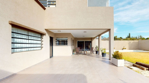 Imagen 4 de 30 de Venta De Casa 3 Dormitorios Con Quincho Y Pileta En City Bel
