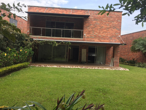 Gran Casa En Venta Loma Los Benedictinos